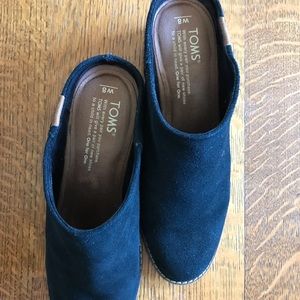 TOM’S size 8M mules
